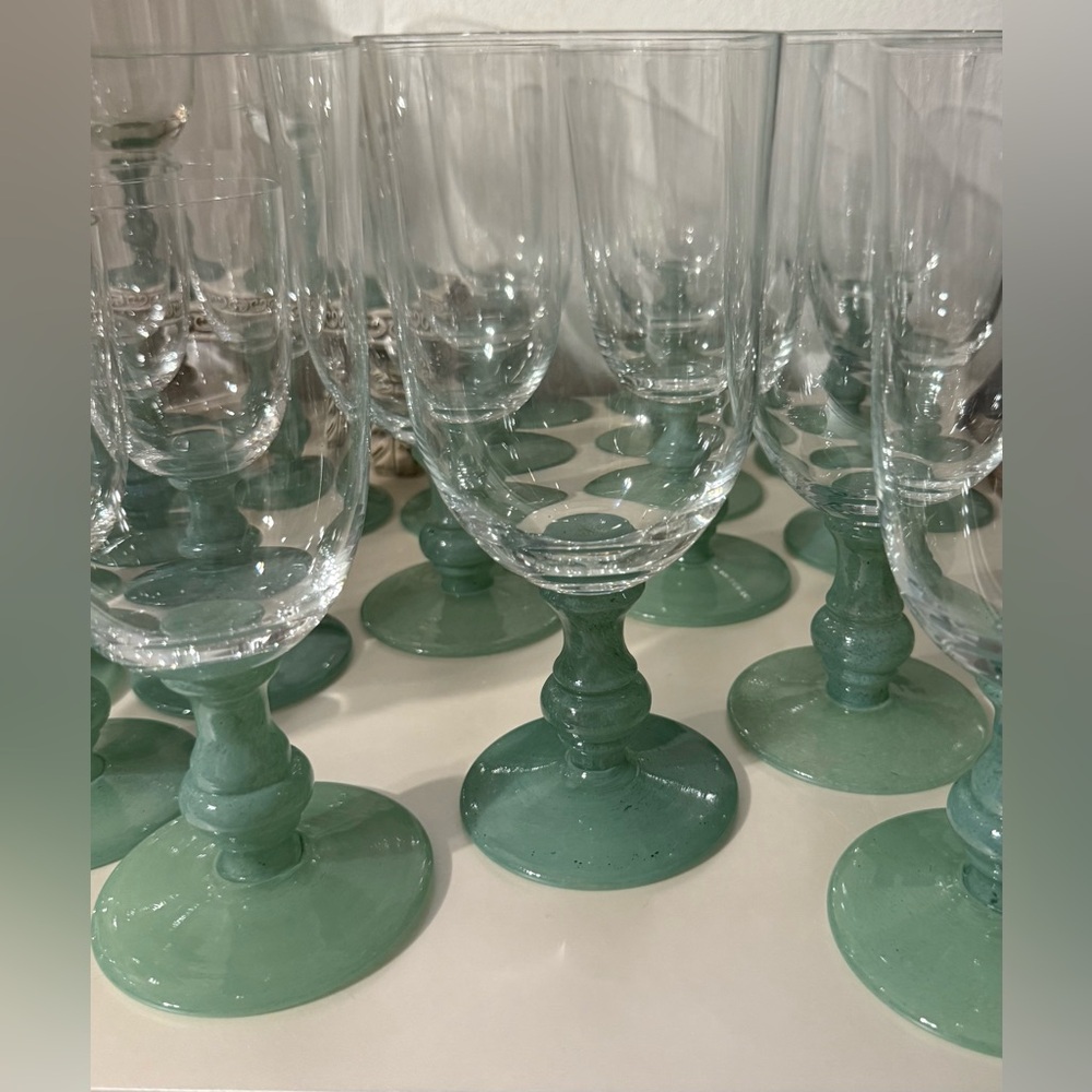 4 Villeroy and Boch Romania Isabelle Green Jade Claret Wine Glasses - Picture 9 of 15